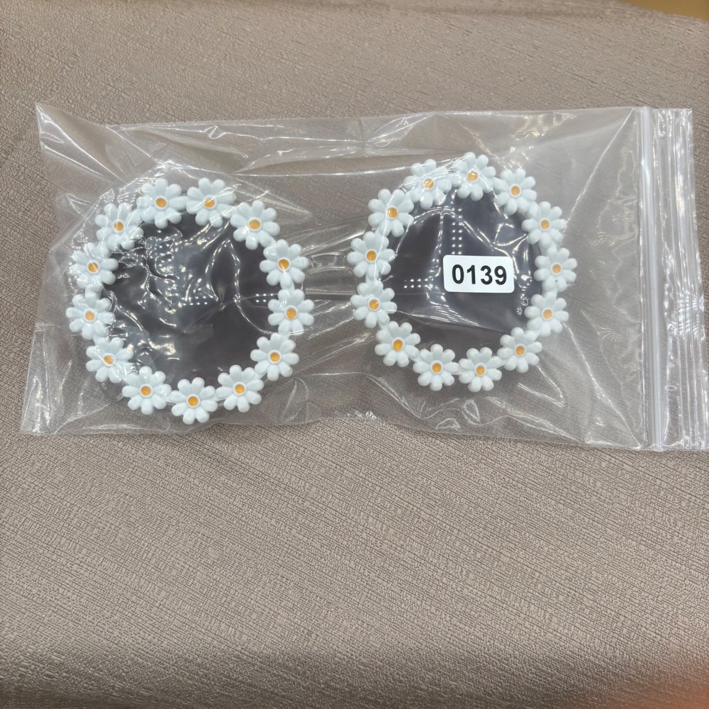 Circus by Sam Edelman White Daisy Floral Round Sunglasses Clear HHCC1008-R - Picture 11 of 11